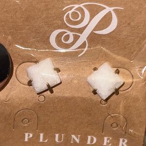 Plunder White Druzy Square Prong Stud Earrings